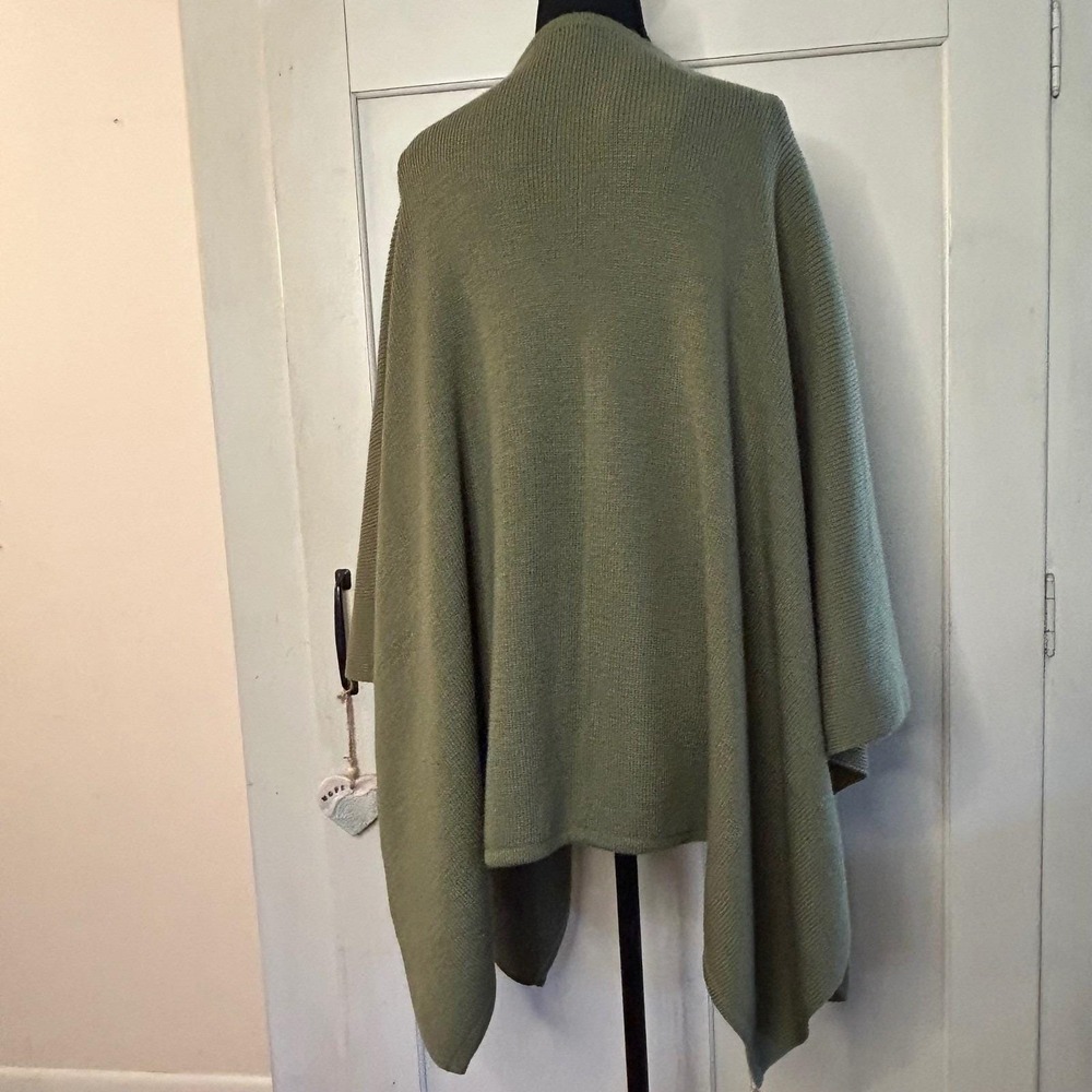 Peruvian Soul Alpaca Navy Knit Shawl Wrap Poncho Cape Ruana w/ Horn Toggle Pin - Picture 13 of 16